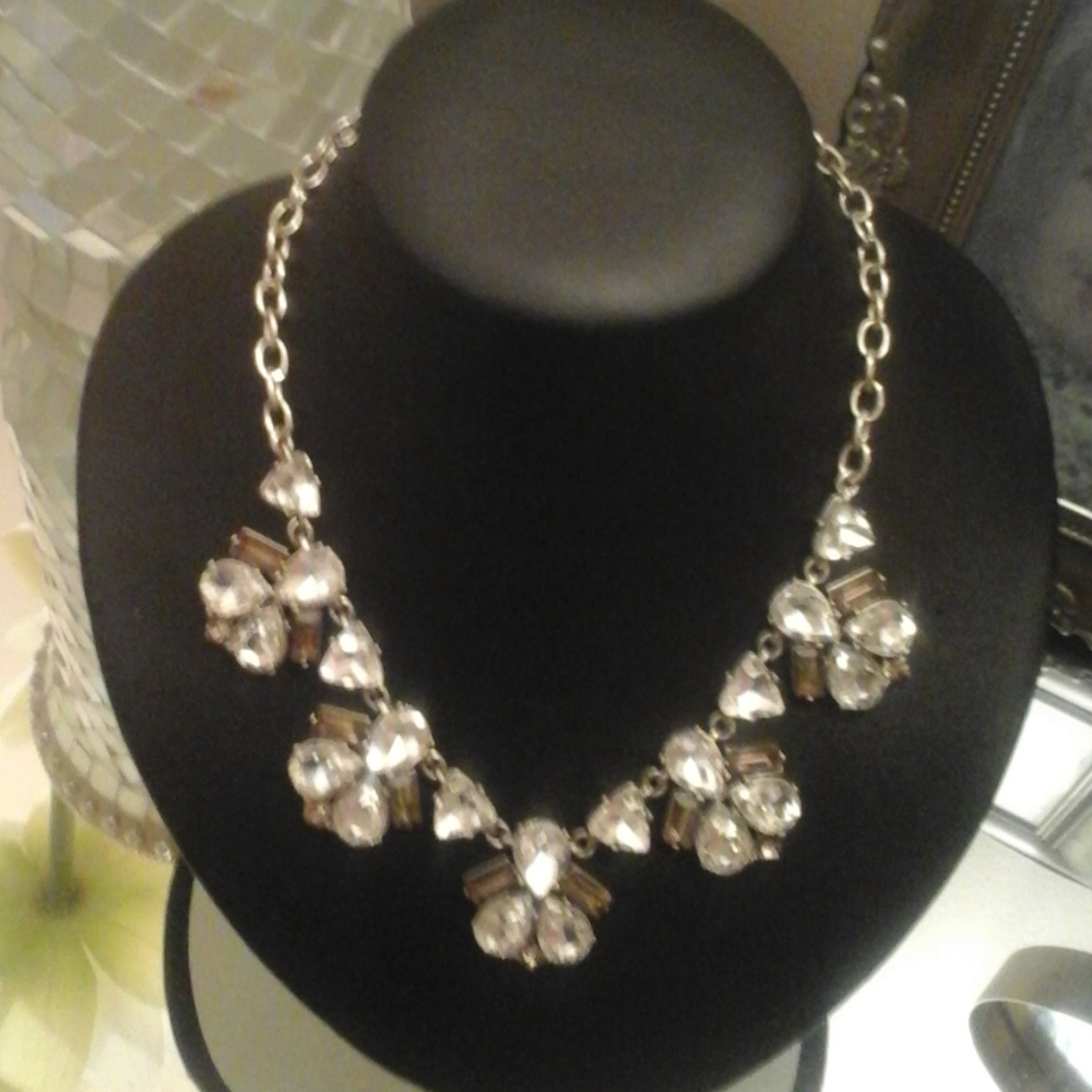Stella and Dot Somervell necklace, New in Box